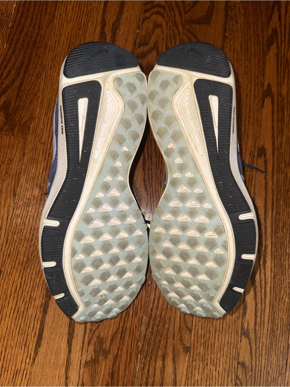 Nike women’s Athletic Sneakers - Navy and White - Picture 6 of 6